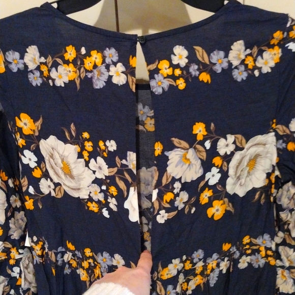 Floral Dress - Picture 6 of 8